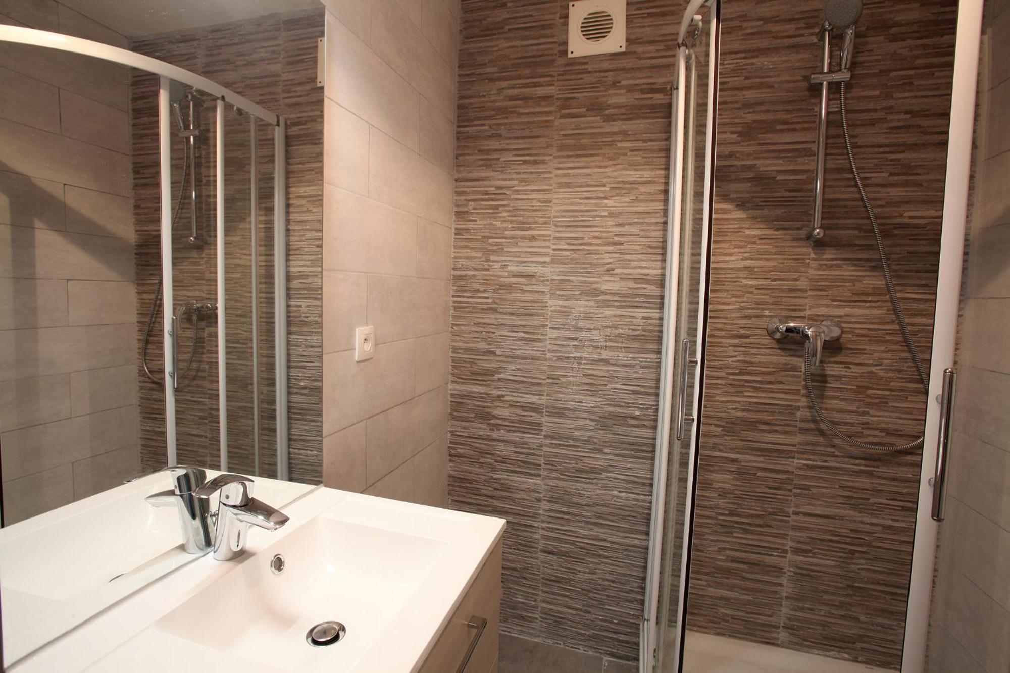 Apartment 6 Personnes Grust